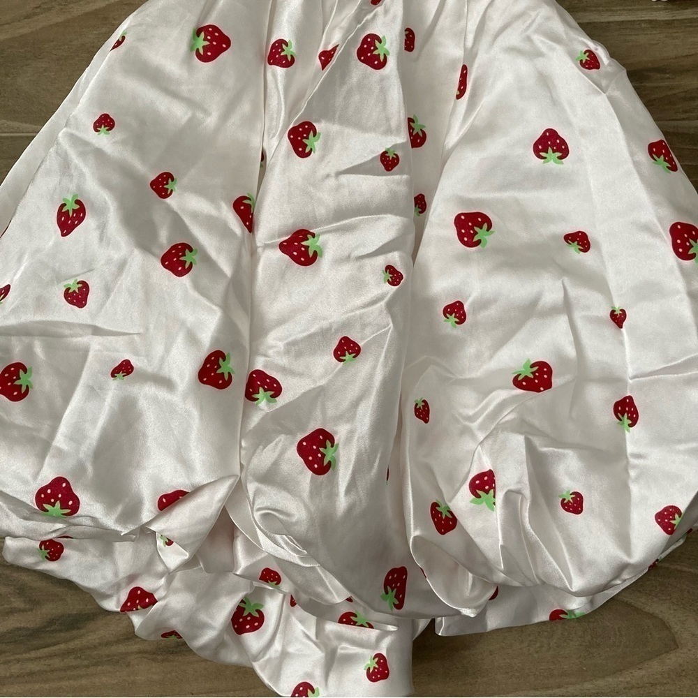 Sexy Strawberry Puff Costume - Picture 4 of 7